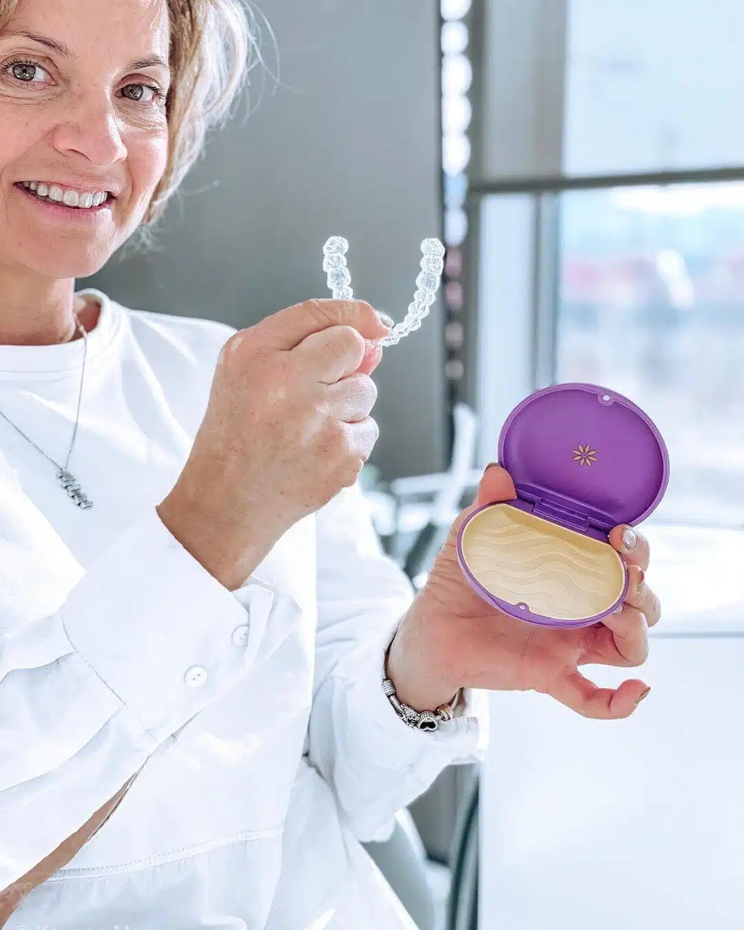 Invisible orthodontic aligner (Invisalign)